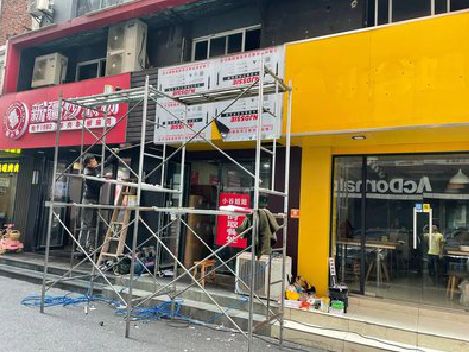 南丹制作广告招牌如何避免它发黄？